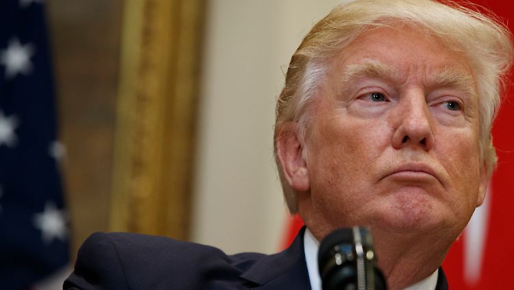 Trump muss sich wegen der Weitergabe von Informationen an Russland scharfer Kritik erwehren.