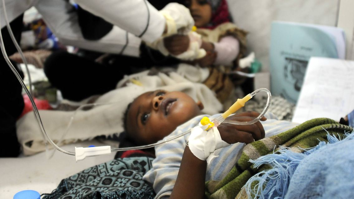 Ein mit Cholera infiziertes Mädchen in einem Krankenhaus in der Hauptstadt Sanaa.