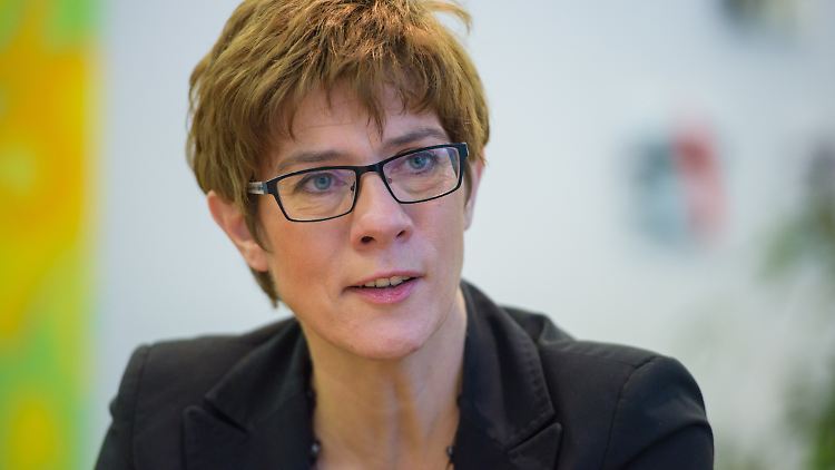 Annegret Kramp-Karrenbauer kann im Saarland weiter regieren. 