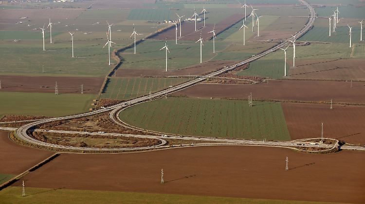Die Autobahnen sollen nach dem Willen der SPD auf keinen Fall privatisiert werden.