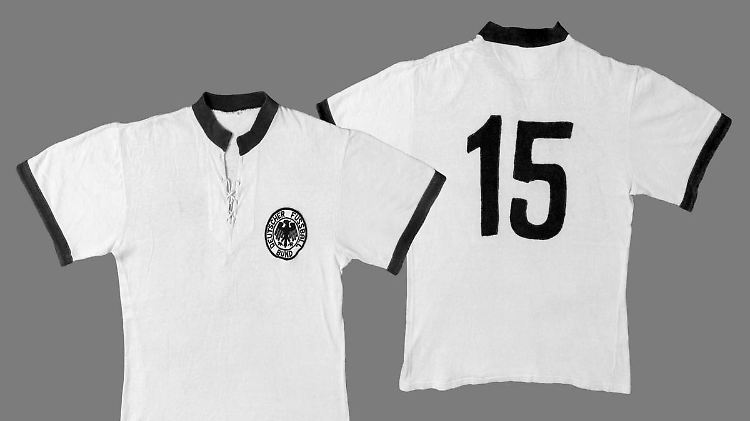 Ein Original-WM-Trikot von  1954. Real darf ähnlich aussehende Trikots nicht mehr verkaufen.