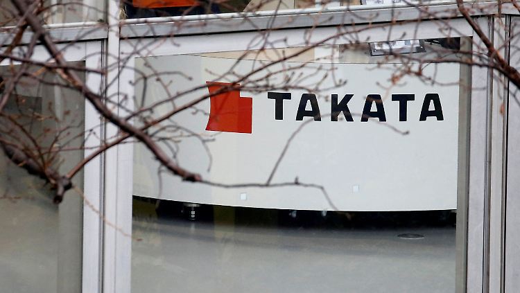 Weltweit mussten wegen der defekten Airbags Millionen Autos zurückgerufen werden.