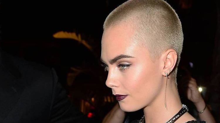 Hingucker: Cara Delevingne in Cannes.
