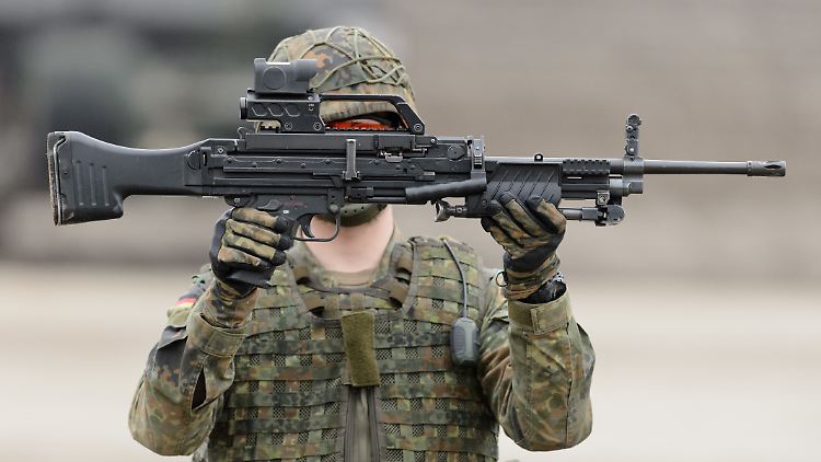 Aus einem Panzer in Munster waren im Februar Waffen gestohlen worden.