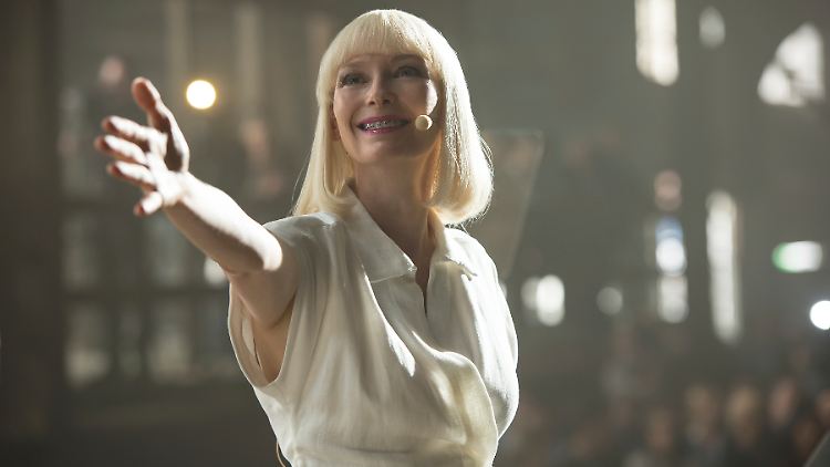Szene aus "OKJA" mit Tilda Swinton - um die Netflix-Produktion gibt es Streit.