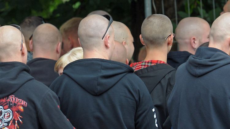 Stephan L. war einst Deutschland-Chef der Neonazi-Organisation "Blood and Honour" - und Spitzel für den Verfassungsschutz.