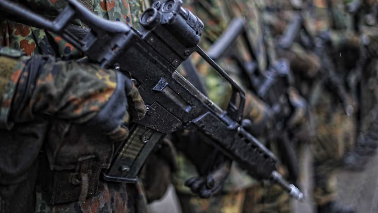 Die Bundeswehr vermisst mehr Waffen als bislang bekannt.