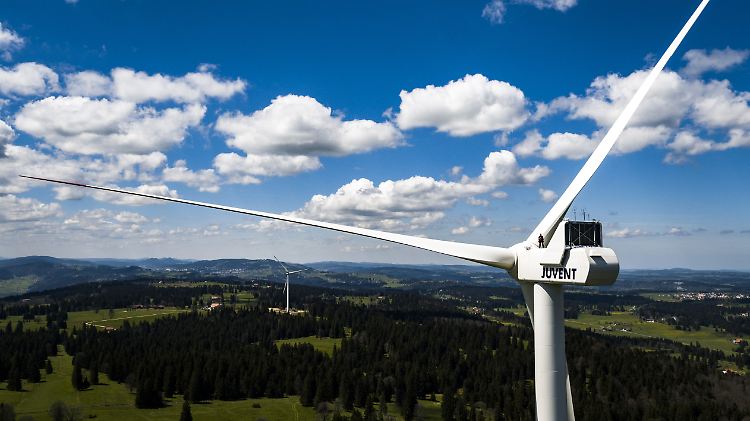 Eine Windkraftanlage in der Schweiz.