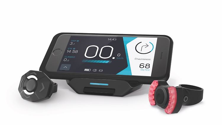 Ein Controller am Lenkrad erlaubt es, das Cobi-System auch während der Fahrt zu bedienen. Zudem gibt es auch noch ein Rücklicht mit Bremslichtfunktion.