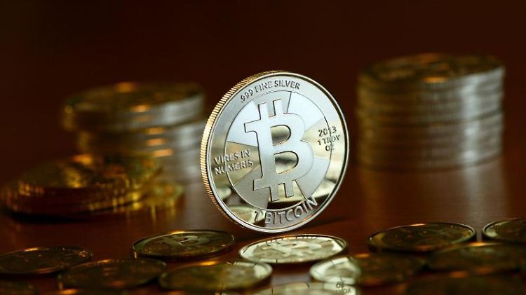 Bitcoin - Alles begann 2008 mit dem Pseudonym Satoshi Nakamoto.