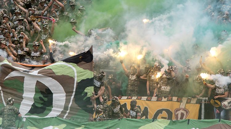 Militär-Kleidung, Pyrotechnik, Krawalle, Verletzte - nun bestraft der eigene Verein Anhänger von Dynamo Dresden.