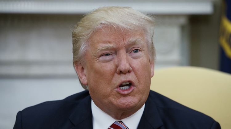 Trump hat FBI-Chef Comey vor einigen Tagen entlassen.