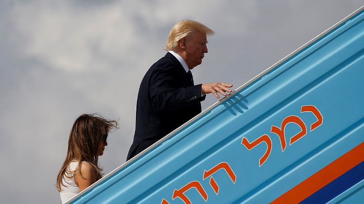 Donald Trump flog nach dem Nahostbesuch nach Rom.