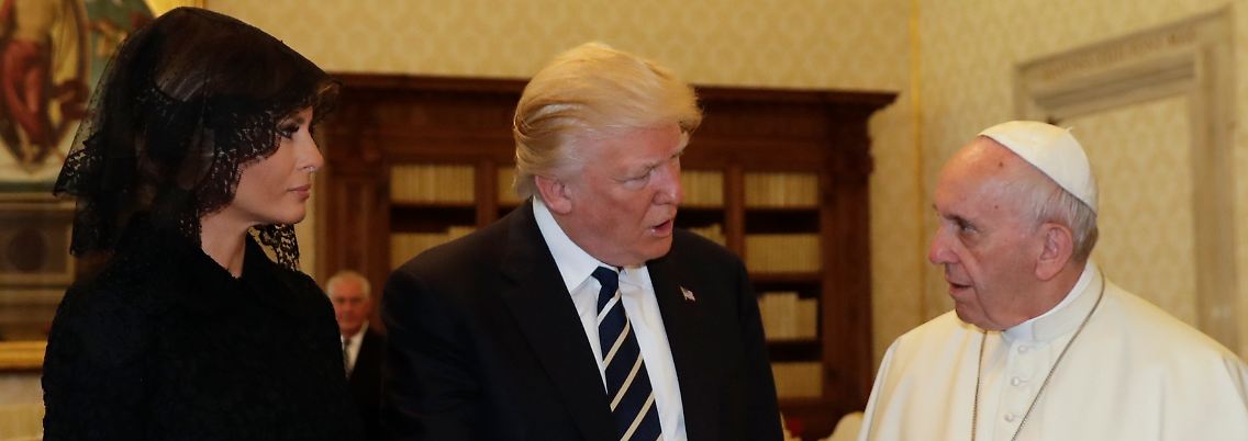 Der Papst empfängt Donald und Melania Trump im Vatikan.