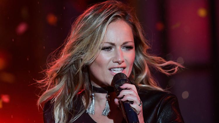 Fußball-Fans sorgen sich um das Timing beim Pokal-Finale: Wird Helene Fischer die Halbzeitpause überziehen?