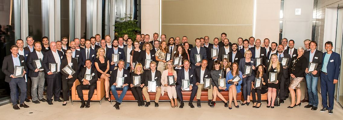 Die besten Online-Portale wurden feierlich in der Berliner Bertelsmann-Repräsentanz ausgezeichnet.