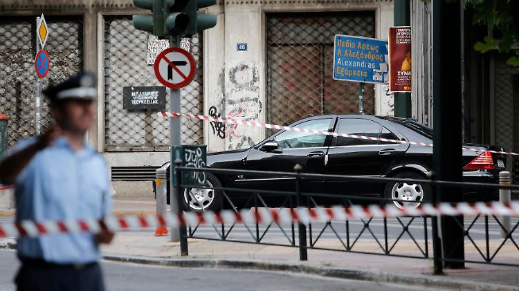 Der Sprengsatz explodierte im Auto des frühere griechische Ministerpräsidenten.