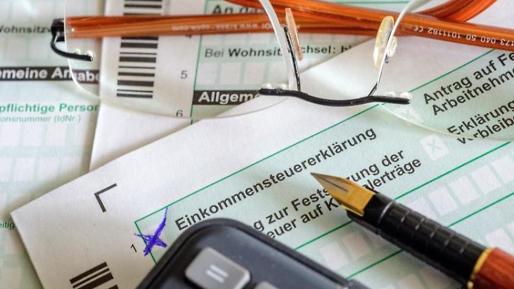 Ist eine Zweitwohnung beruflich veranlasst, können Arbeitnehmer Aufwendungen für die doppelte Haushaltsführung steuerlich geltend machen.