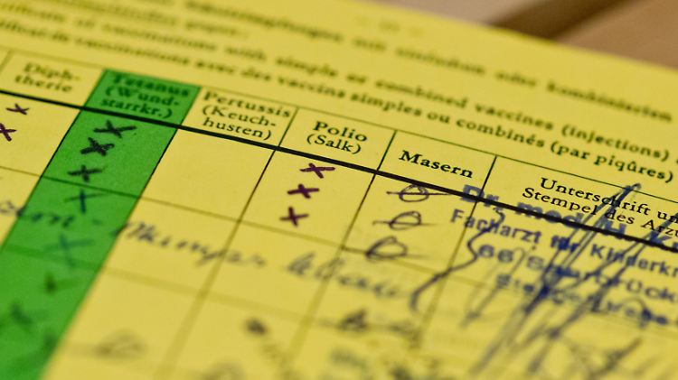 Die Bundesregierung will erreichen, dass sich die Deutschen impfen lassen. Eine Pflicht dazu besteht jedoch nicht.