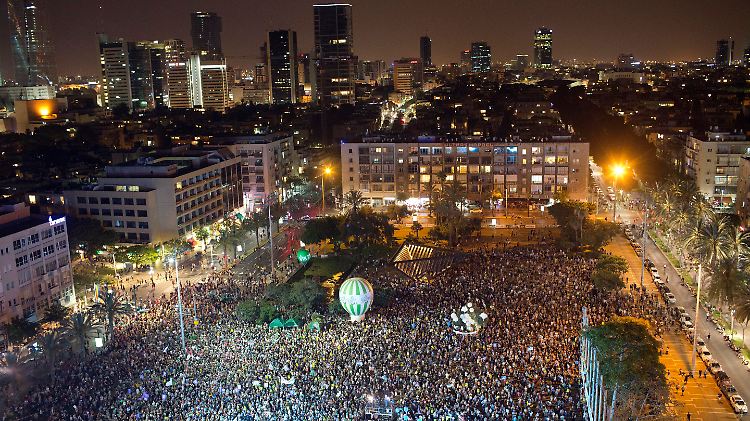 Rund 15.000 Menschen nahmen an der Demonstration in Tel Aviv teil.