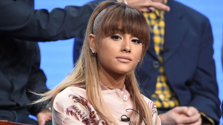 Ariana Grande will mit den Einnahmen des Benefizkonzerts den Opfern und deren Familien des Terroranschlags helfen.