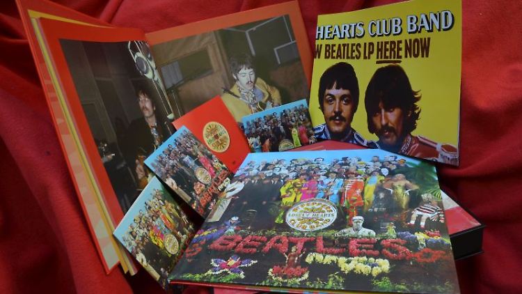 Die Plattenfirma Universal hat eine Jubiläumsbox der Beatles herausgebracht.
