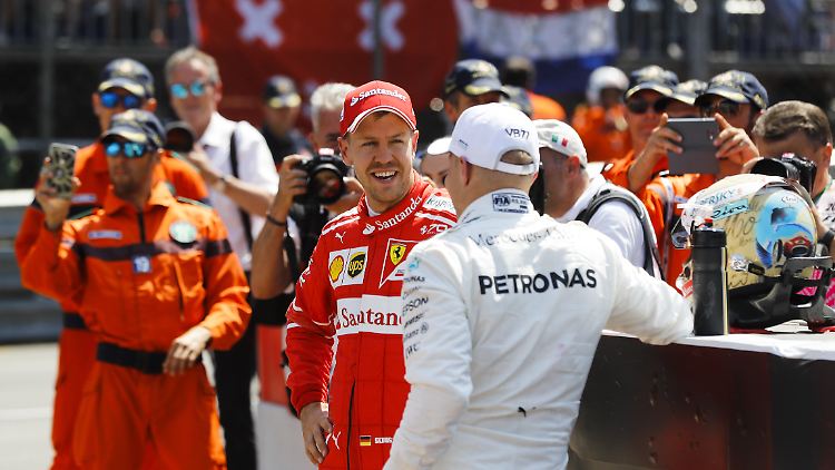 Vettel ist momentan gut drauf - Lauda hält eine Wechsel-Diskussion für "sinnlos".