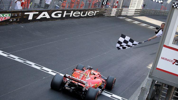 Sebastian Vettel zeigte in Monaco eine makellose Leistung und bekam Hilfe von seinem Ferrari-Team. Das reichte zu Sieg.