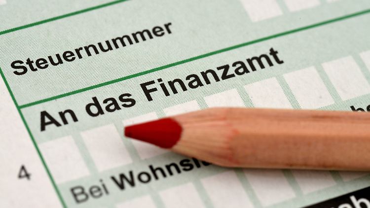 Rentner, Arbeitnehmer und Studenten können meist die Angebote der Lohnsteuerhilfevereine nutzen.