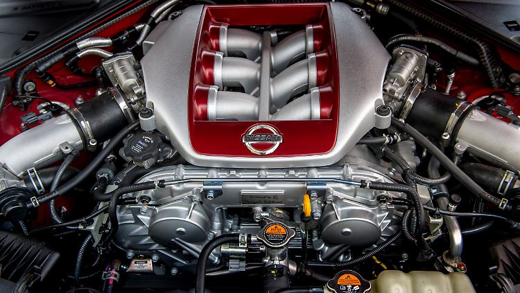 Das Herz des Nissan GT-R: der 3,8 Liter V6 Bi-Turbo mit 570 PS und 637 Newtonmeter maximalem Drehmoment.