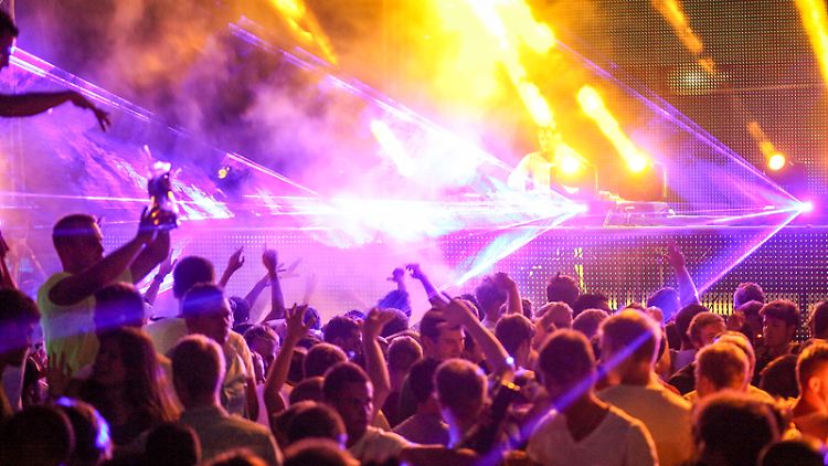 Party muss sein! Auf Jugendreisen kommt es darauf an, dass die Stimmung stimmt.