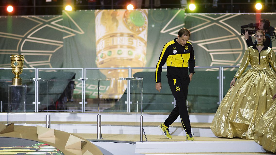 30. Mai 2017: Der letzte Akt im Dortmunder Tuchel-Theater: der Trainer mit dem besten Bundesliga-Punkteschnitt der BVB-Geschichte muss drei Tage nach dem Pokalsieg gehen.