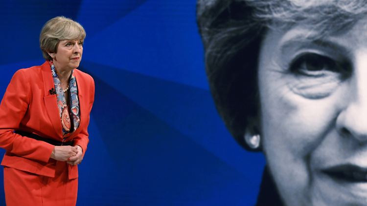 Theresa May trat im Fernsehen auf - und blieb bei ihrer harten Linie.