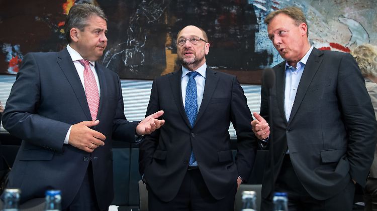 Die Spitze der SPD (v.l.): Außenminister Sigmar Gabriel, Spitzenkandidat Martin Schulz und Fraktionsvorsitzender Thomas Oppermann.