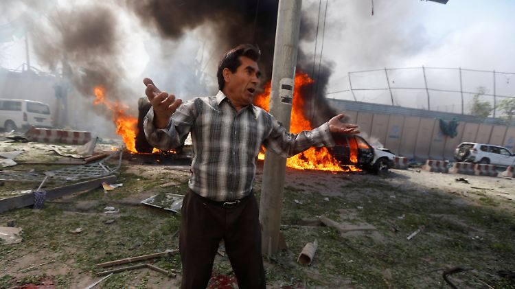 Beim Anschlag in Kabul starben mindestens 80 Menschen.