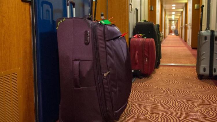 Koffer können Kreuzfahrt-Reisende separat versichern - zum Beispiel für den Fall, dass sie aus der Kabine gestohlen werden.