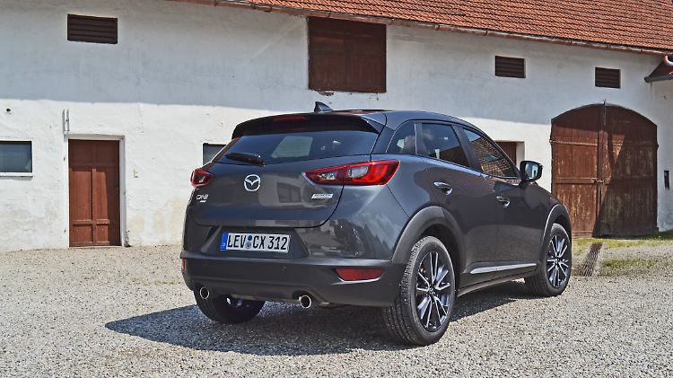 Nur wenige Hersteller bieten für ihre SUV im B-Segment Allradantrieb an. Der Mazda CX-3 hat ihn auf Wunsch.