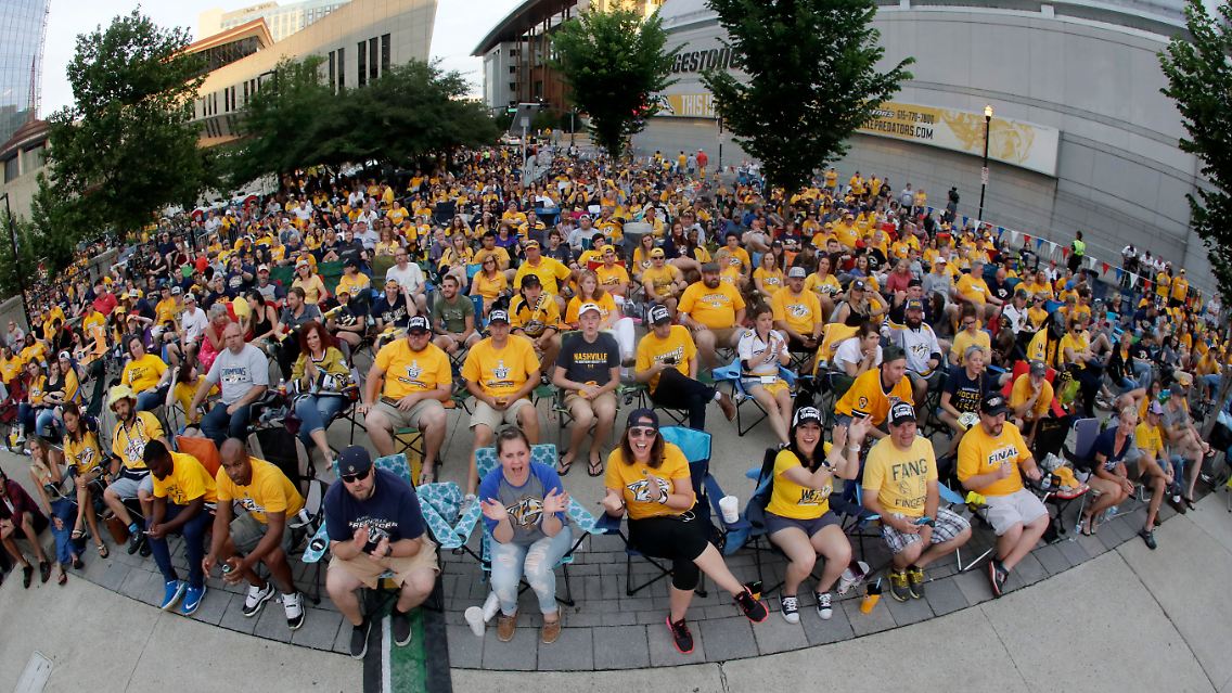 Sommerliches Public Viewing in Nashville: Jubeln durfte am Ende aber Pittsburgh.