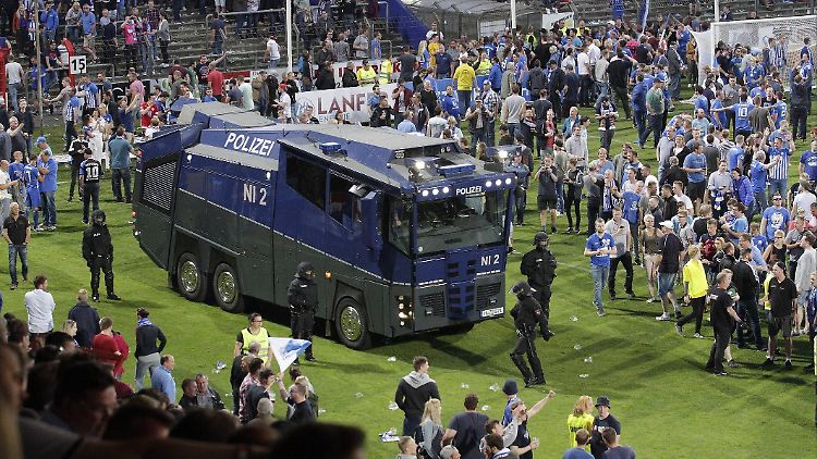 Die Polizei verhinderte nach eigenen Angaben eine Eskalation.