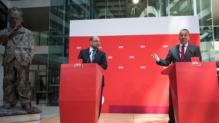 Kanzlerkandidat Martin Schulz und Niedersachsens Innenminister Boris Pistorius präsentierten gemeinsam das SPD-Papier zur Inneren Sicherheit.
