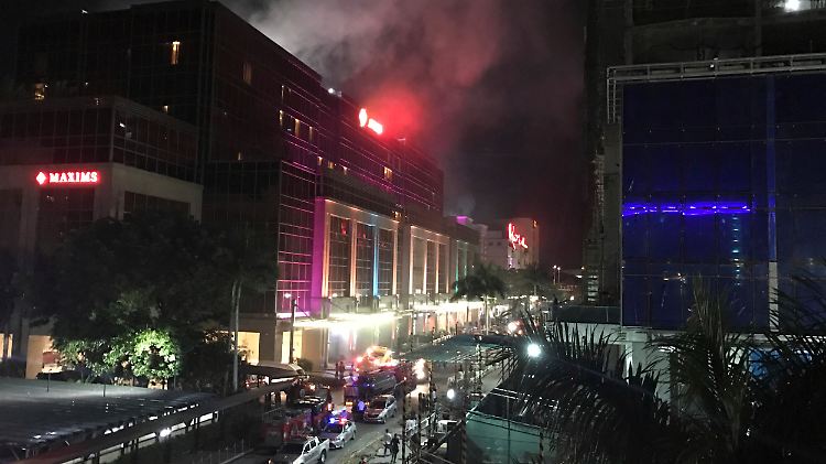 In Manila greifen Bewaffnete einen Hotelkomplex an. 