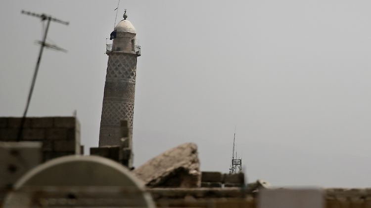 Die Schwarze Flagge des IS ist noch auf dem Minarett der großen Moschee in Mossuls Altstadt.