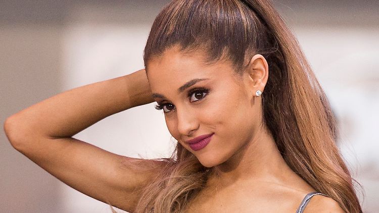 Ein Stück Normalität: Ariana Grande setzt ihre Welttournee in Paris fort. (Archivbild)