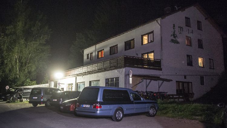 Nach der Tat wurde das Asylbewerberheim geräumt und die Bewohner auf umliegende Unterkünfte verteilt.