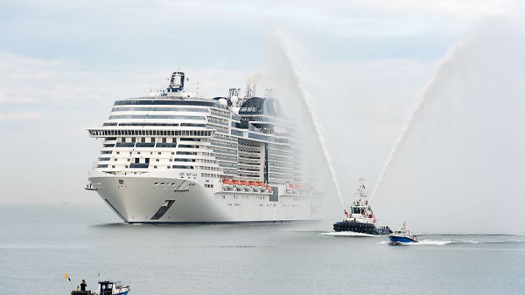 Die "MSC Meraviglia" in Le Havre.