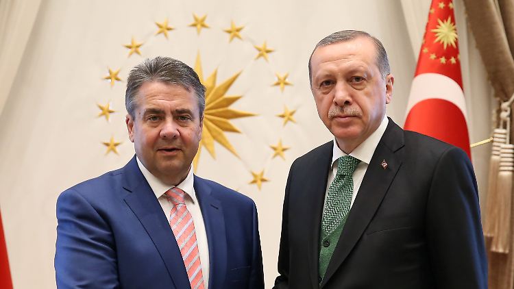 Außenminister Gabriel traf sich am Montag in Ankara auch mit Präsident Erdogan. Ergebnislos.