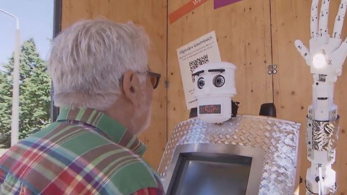 robo.JPG