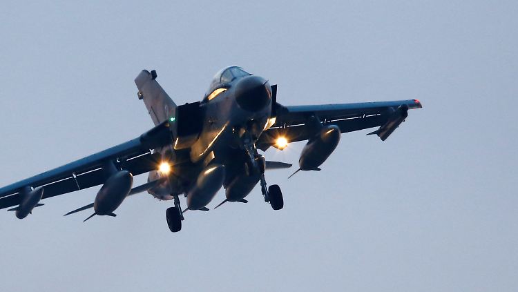 Sechs "Tornado"-Jets, ein Tankflugzeug und 260 Soldaten ziehen von der Türkei nach Jordanien.