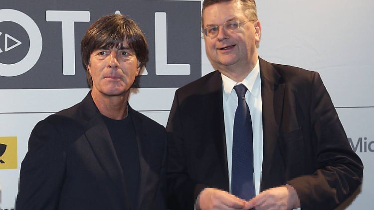 DFB-Präsident Reinhard Grindel findet, dass die Fifa sich auf ihr "Premiumprodukt" Weltmeisterschaft konzentrieren sollte.