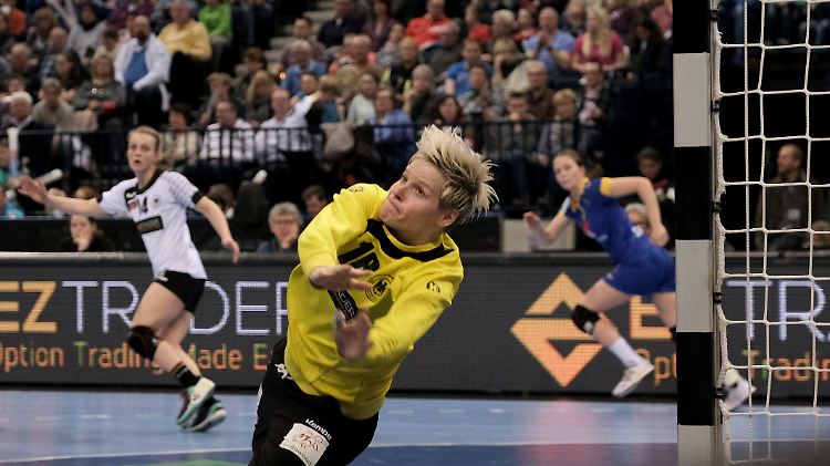 Clara Woltering: sicherer Rückhalt für das DHB-Team